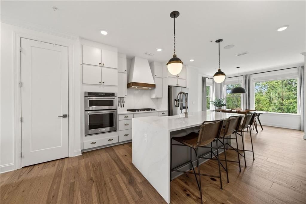 6589 Beacon Drive, Sandy Springs, GA 30328 Main Photo