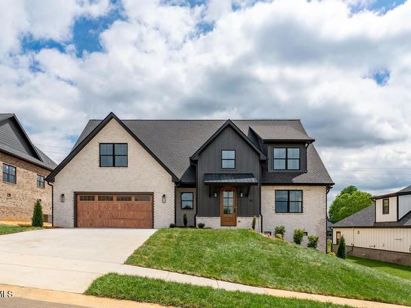 50 Glaze Farm Way, Johnson City, TN 37601
