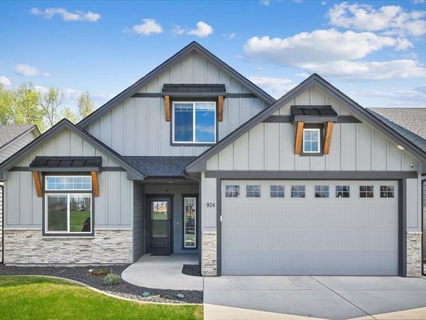 924 E Handy Rd, Colbert, WA 99005