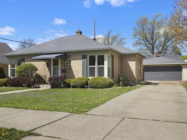 912 Melvin Ave, Racine, WI 53402