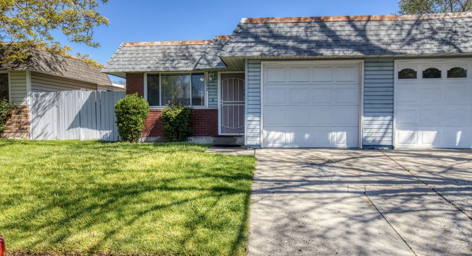 1692 Gault Way, Sparks, NV 89431 Photo