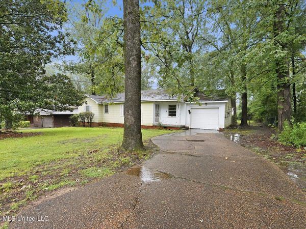 215 Carmel Avenue, Jackson, MS 39204