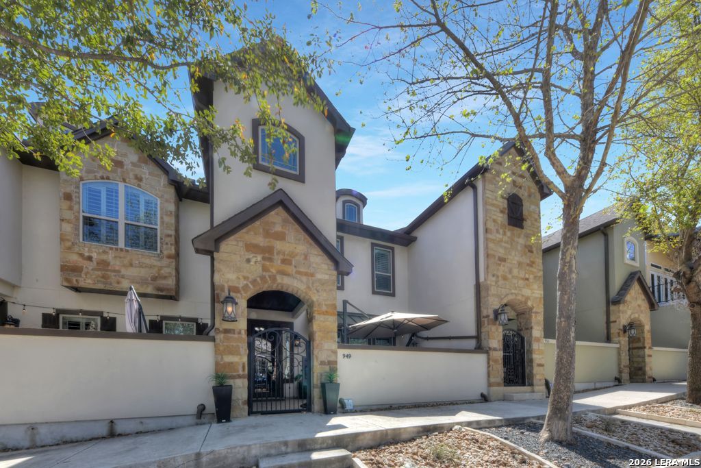 949 N Academy Ave, New Braunfels, TX 78130 Main Photo