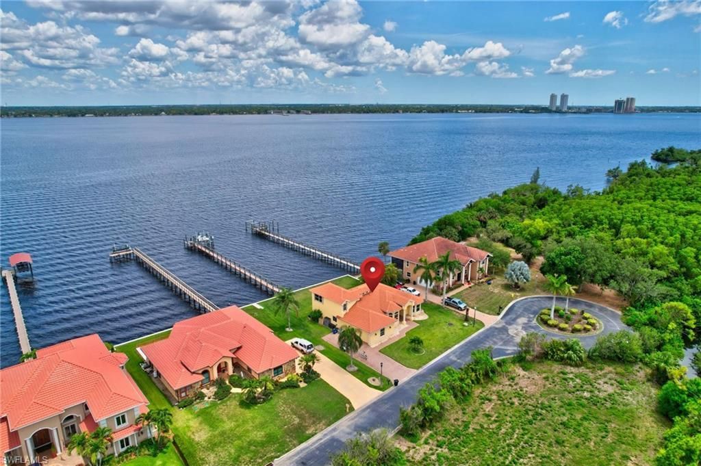 6140 River Shore Ct, North Fort Myers, FL 33917 Photo