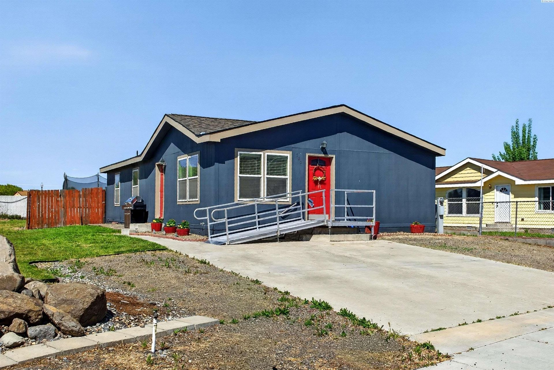 520 New Gate Drive primary photo