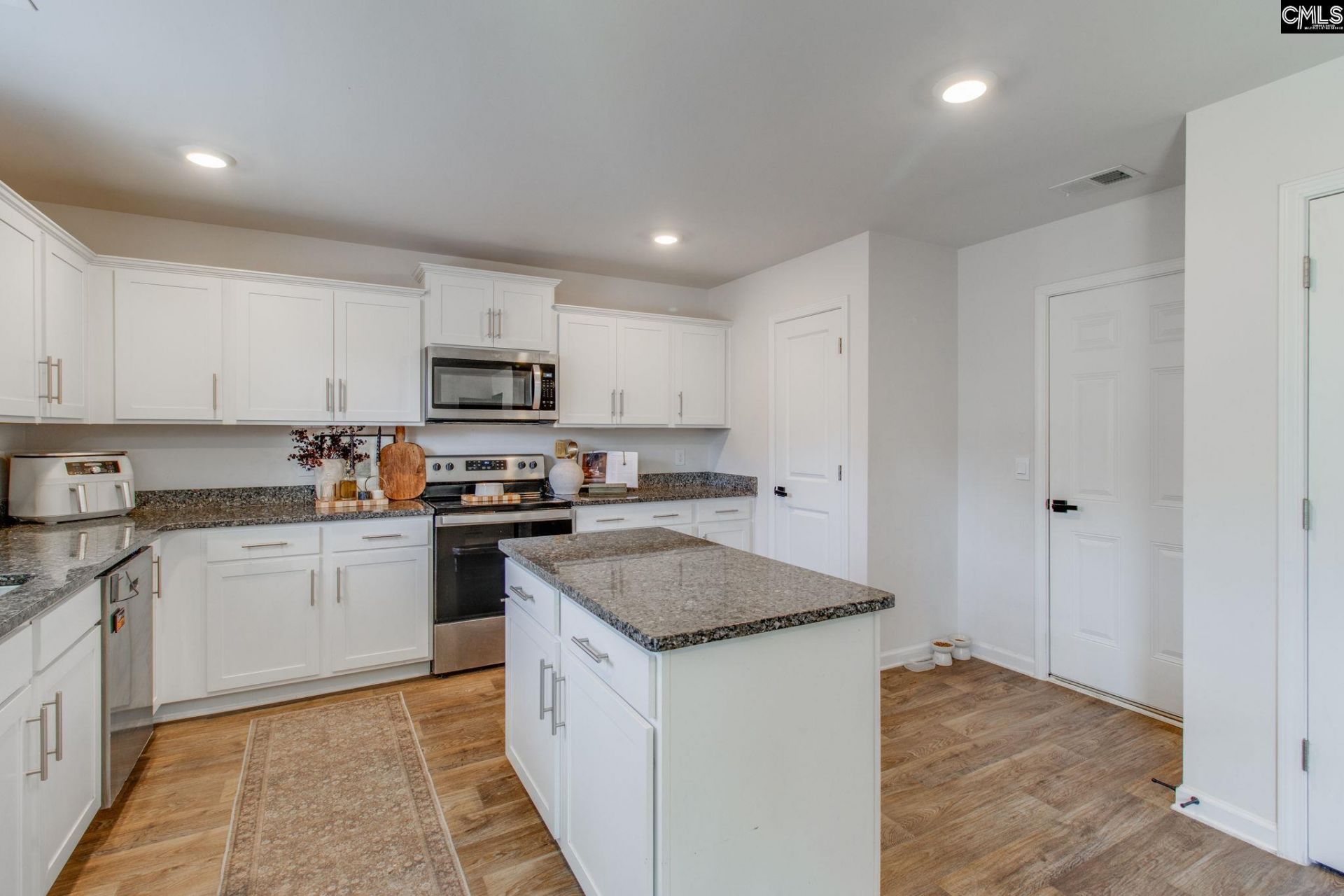 1075 Belmont Green Road  Photo 9