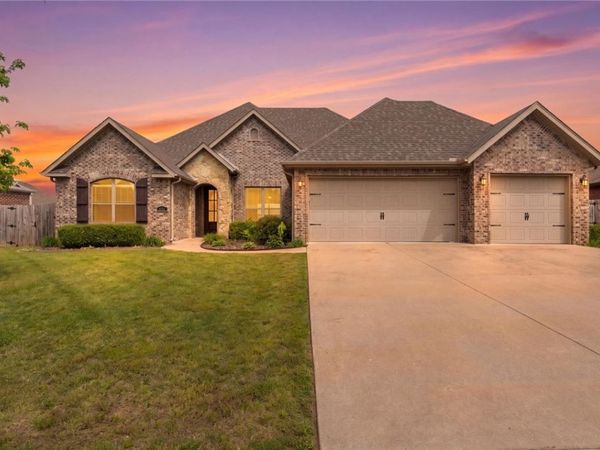5803 SW North Fork Street , Bentonville, AR 72713