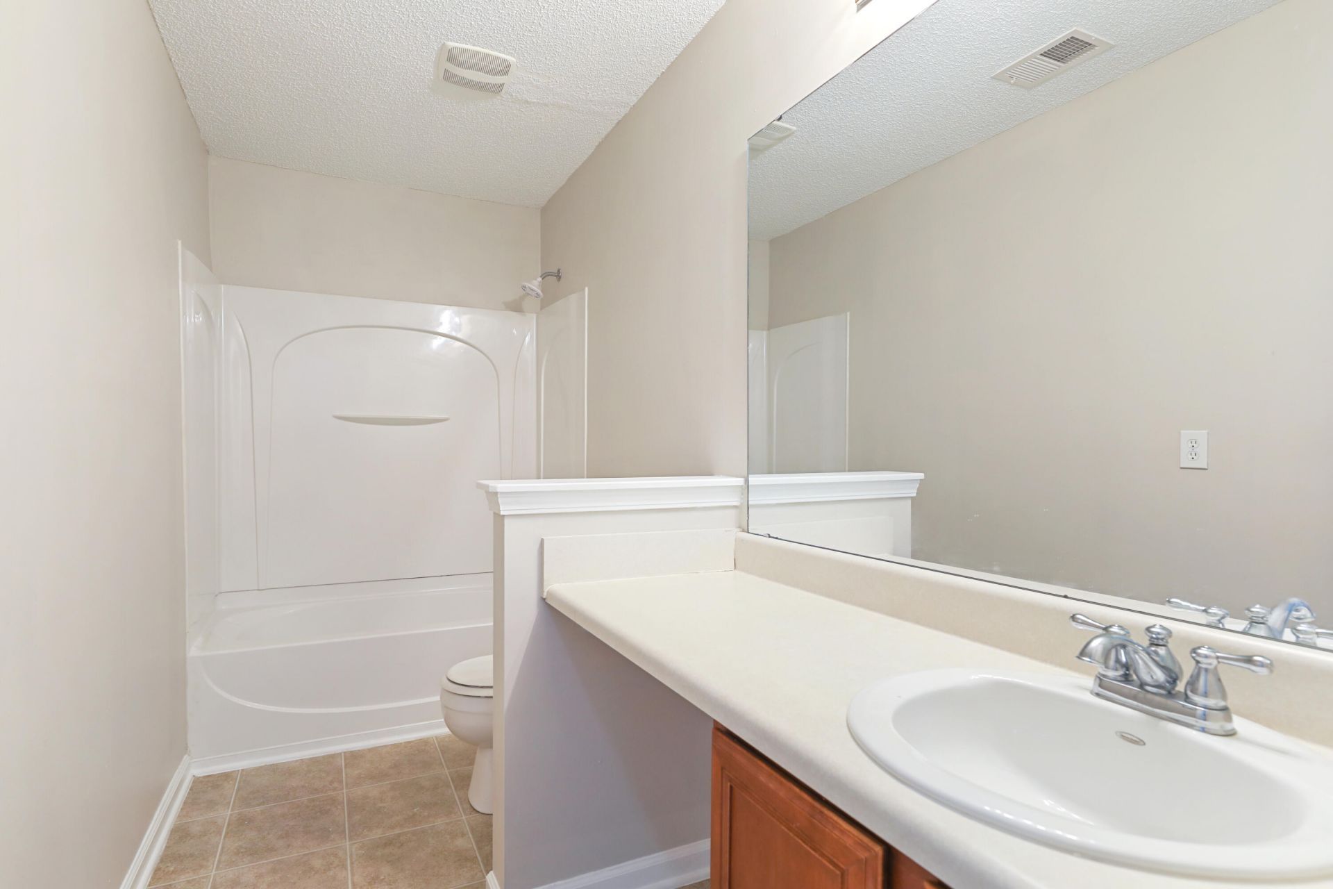 405 Green Park Lane Photo 18