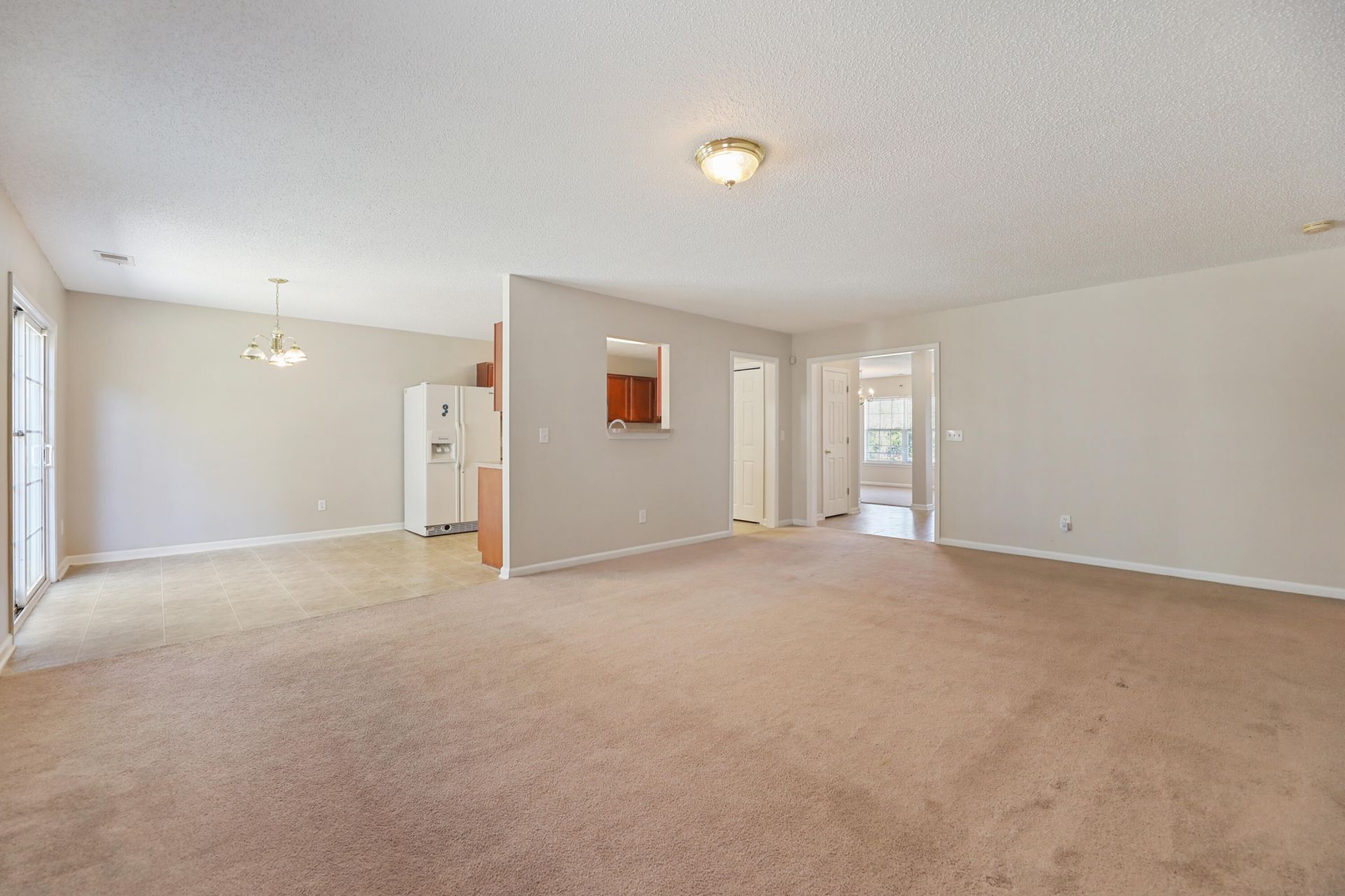 405 Green Park Lane Photo 5