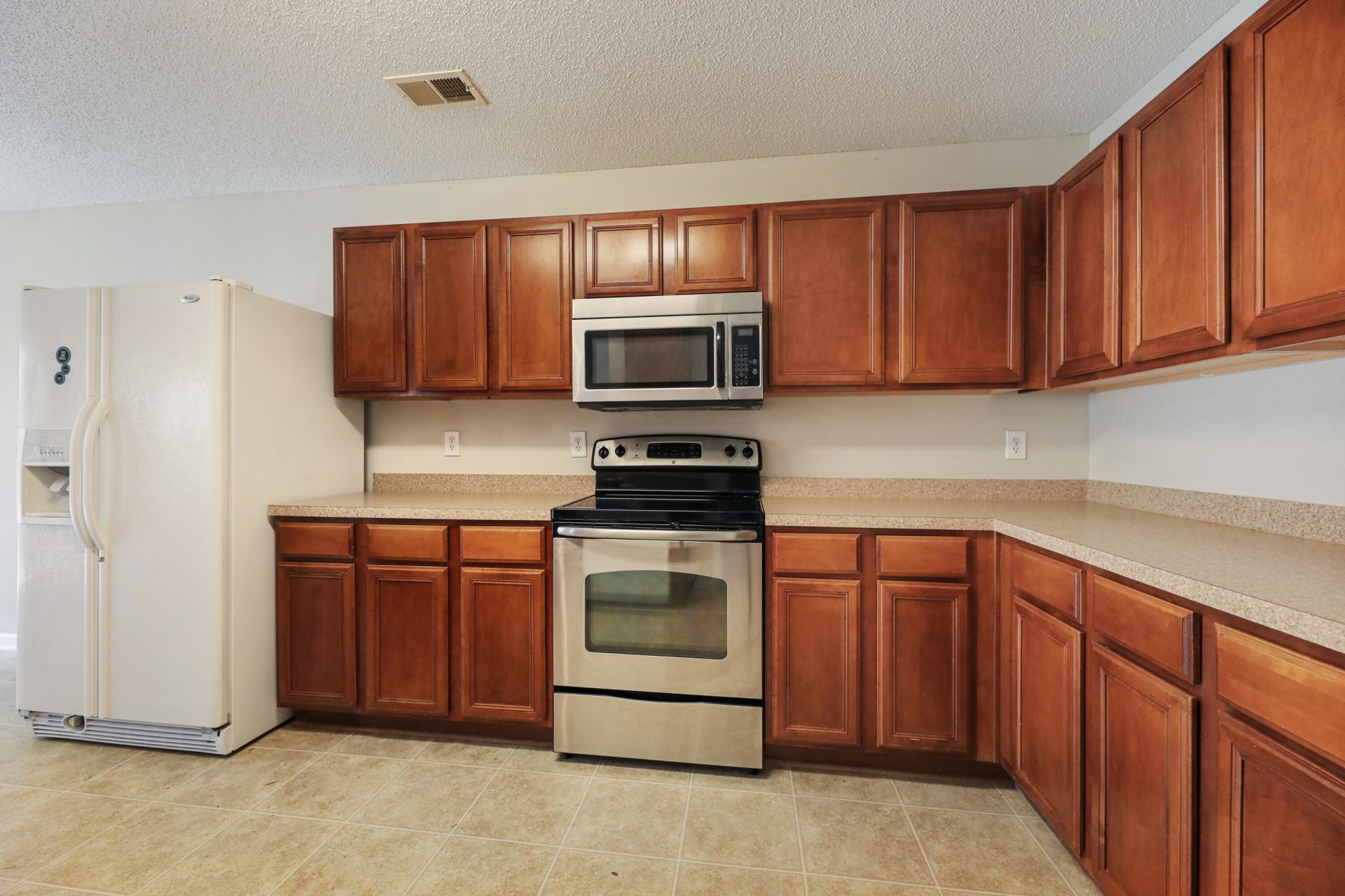 405 Green Park Lane Photo 7