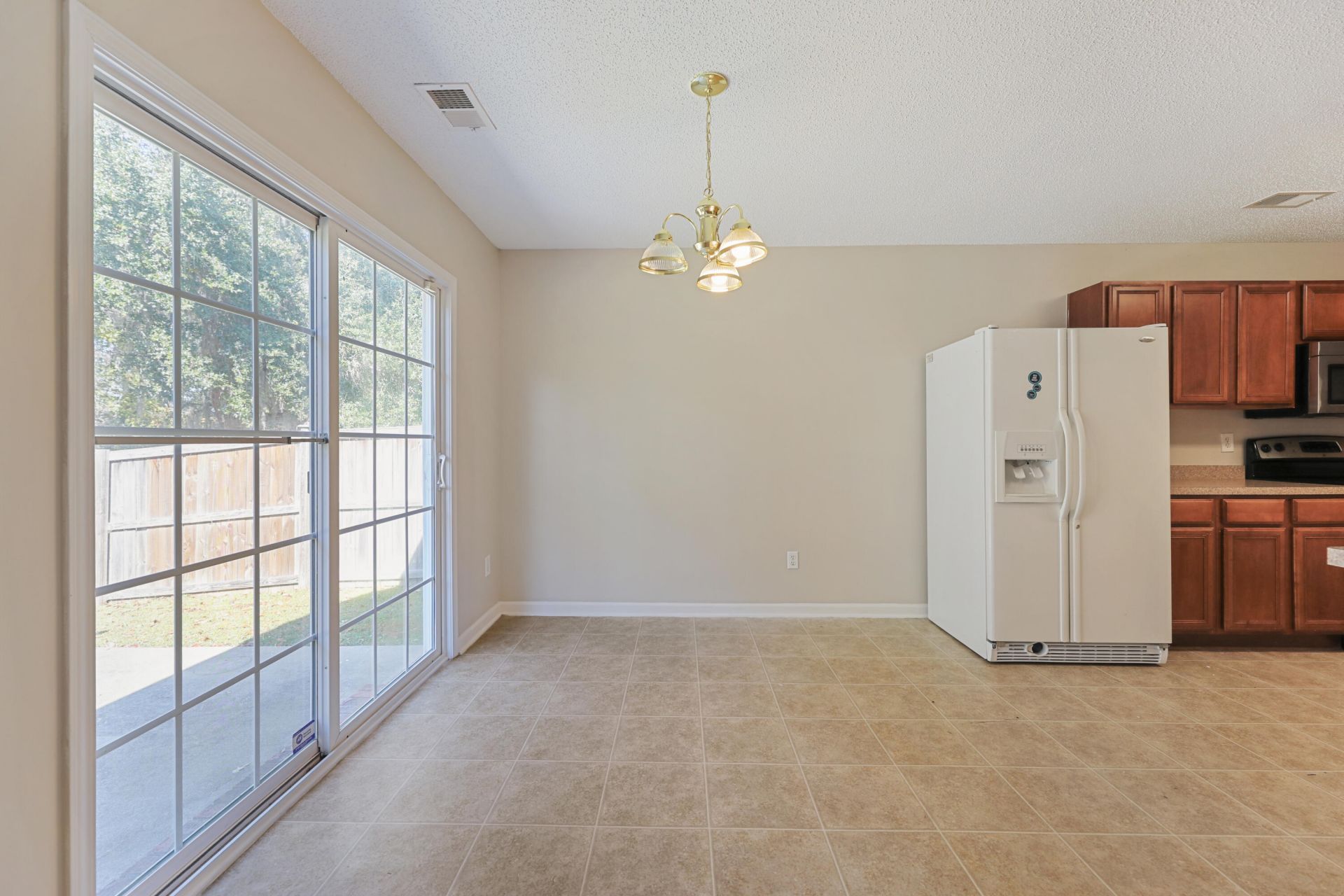 405 Green Park Lane Photo 9