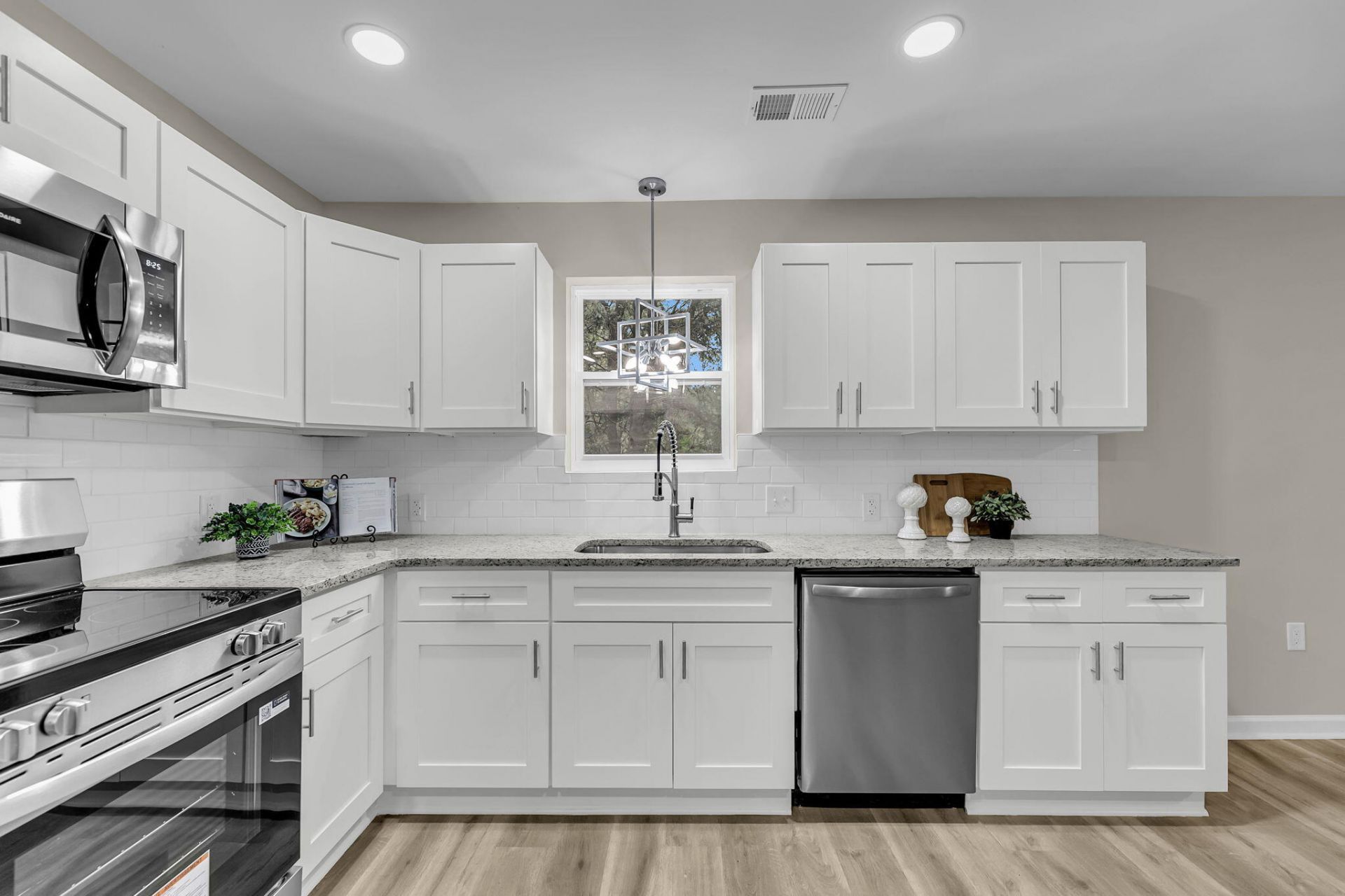 5396 Charleston Hwy Photo 6
