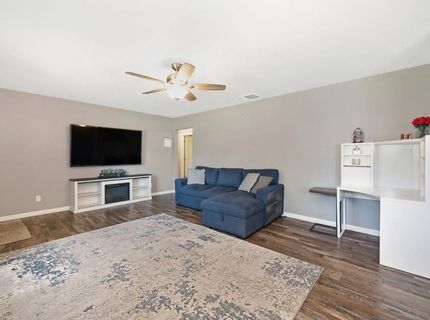 2560 Carson Way, Sacramento, CA 95821 Photo