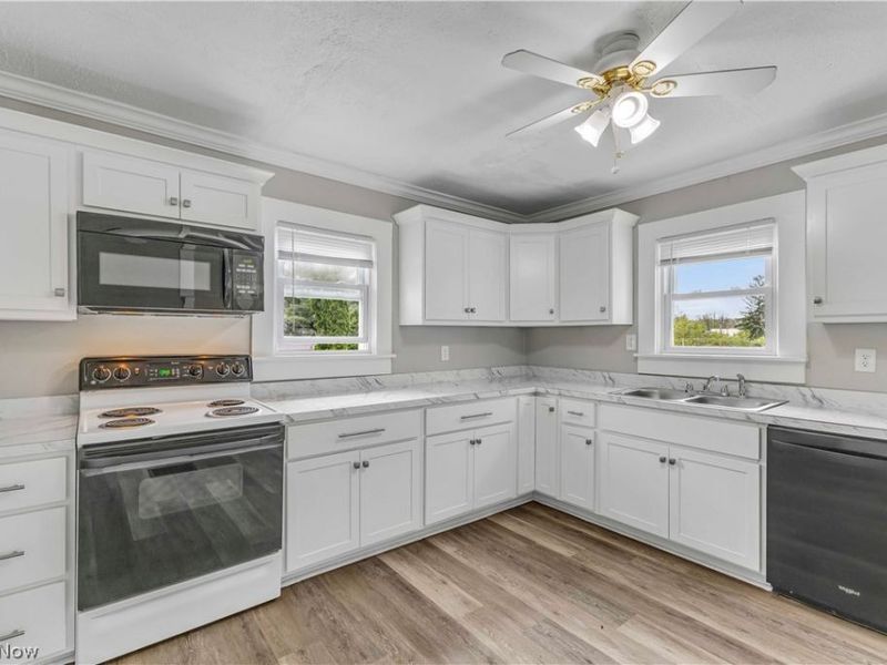 169 Monroe Street , Fredericksburg, OH 44627 Photo 9