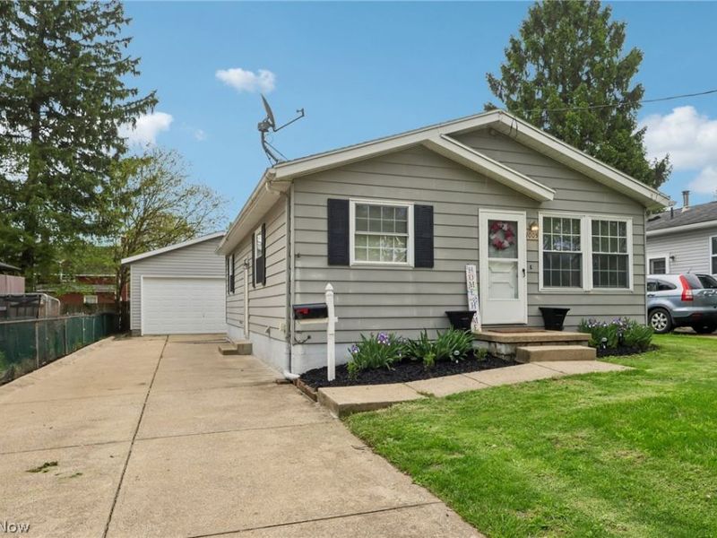 1005 Ute Avenue , Akron, OH 44305 Photo 2
