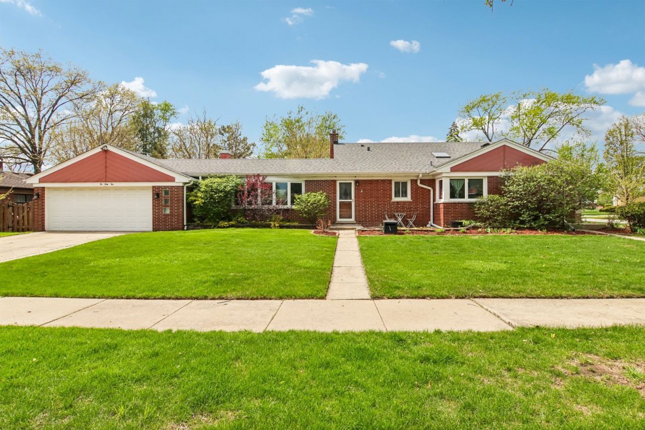 245 Amherst Avenue, Des Plaines, IL 60016 Main Photo