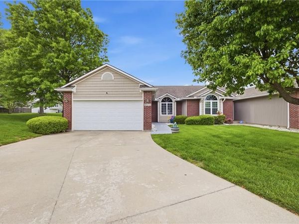 4512 Hedges Avenue, Kansas City, MO 64133