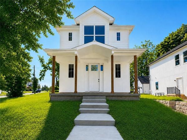 2844 Tracy Avenue, Kansas City, MO 64109
