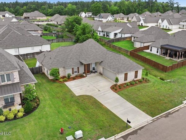 229 Reservoir Way, Brandon, MS 39047