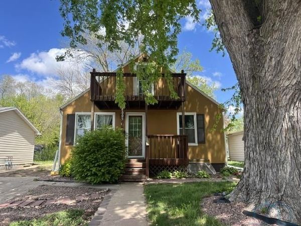 1005 W Main St., Vermillion, SD 57069
