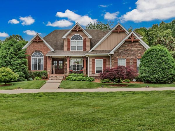 900 McClure Rd , Clarksville, TN 37040
