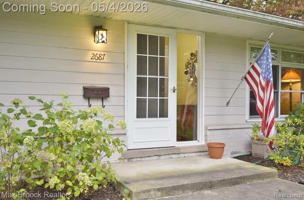 2687 Heathfield Road, Bloomfield Township, MI 48301 Main Photo