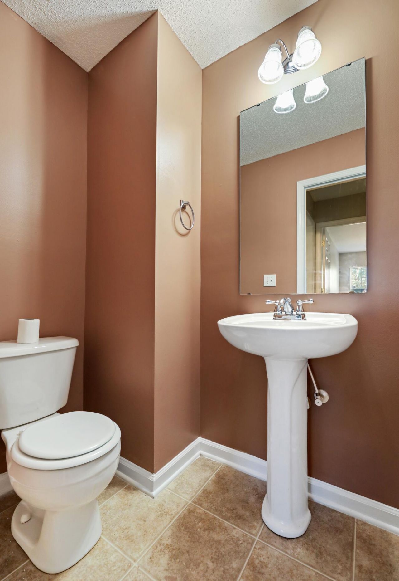 405 Green Park Lane Photo 10
