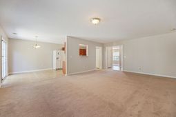 405 Green Park Lane photo 4