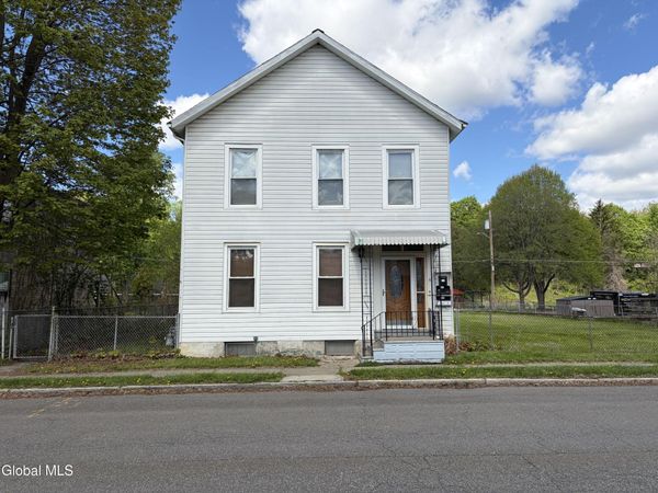 82 4th Street, Waterford, NY 12188