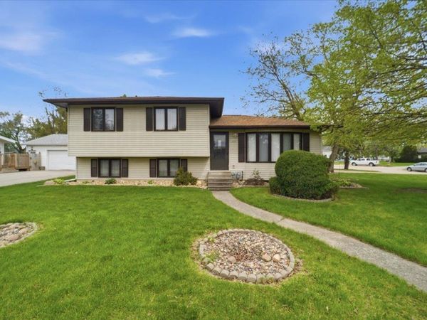 215 River Forest Road, Evansdale, IA 50707