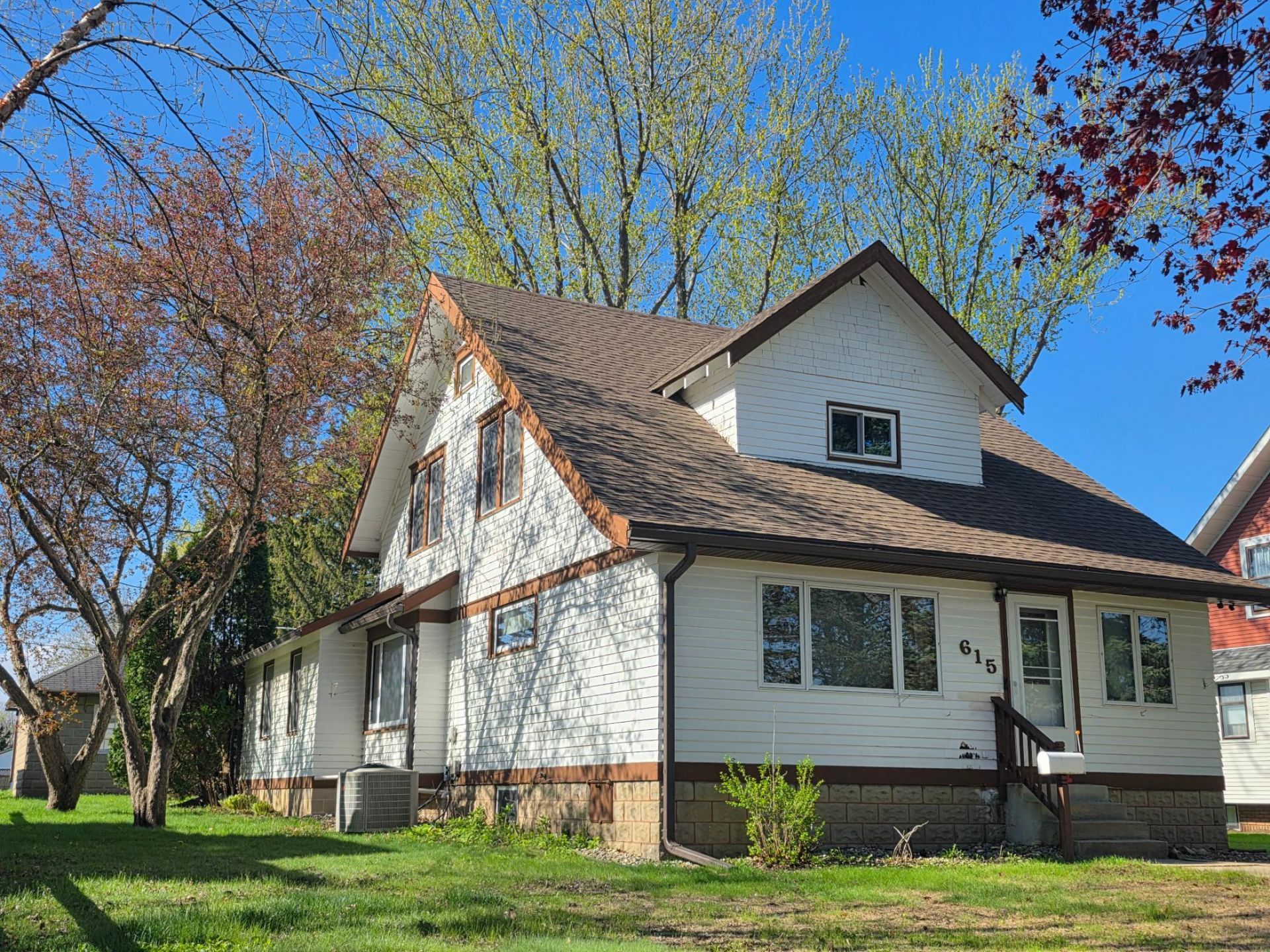 615 7th Street , Kenyon, MN 55946