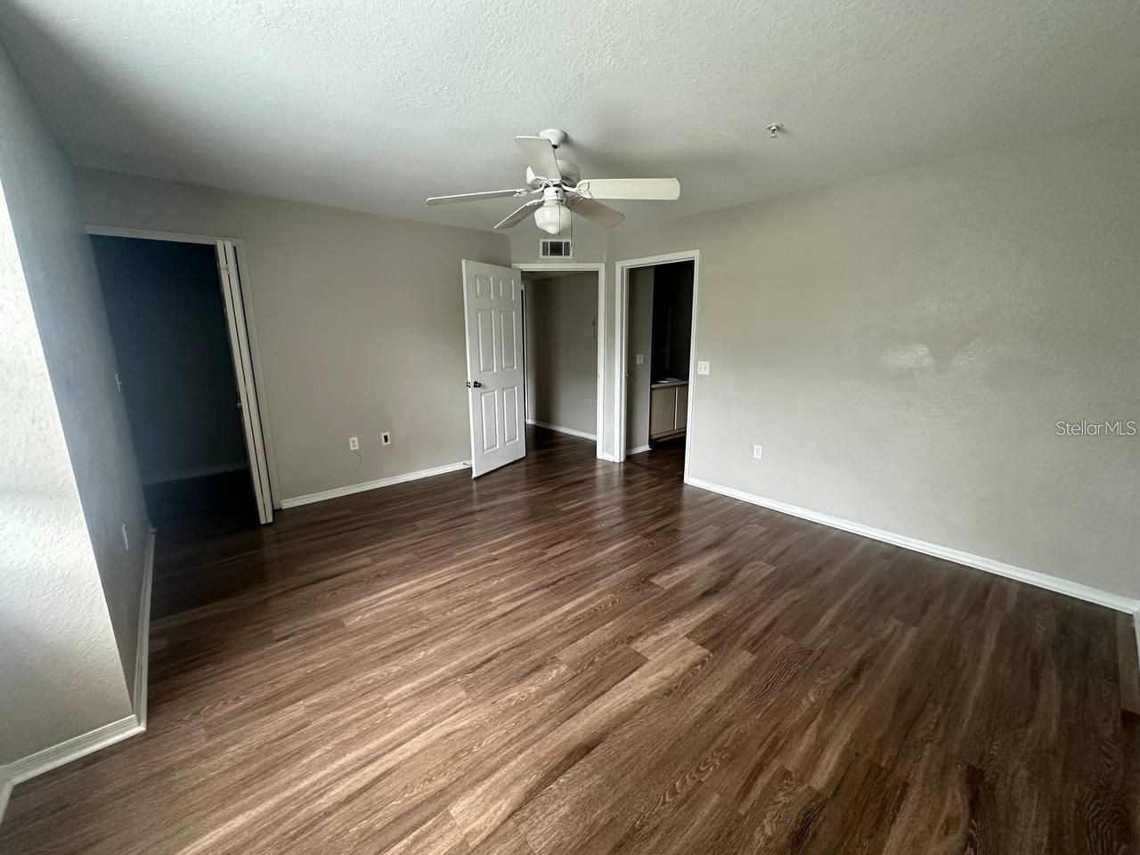 13929 Fairway Island Drive, Unit 821, Orlando, FL 32837 Photo