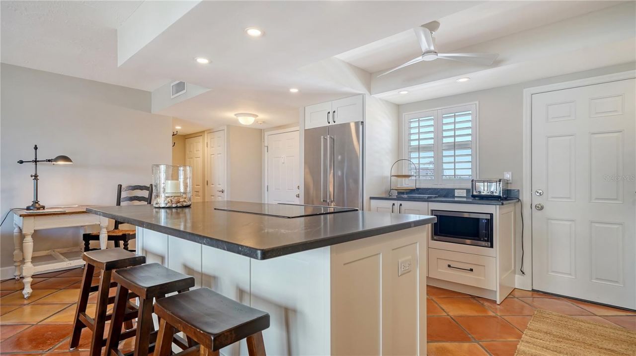 800 Benjamin Franklin Drive , Unit 406, Sarasota, FL 34236 Photo