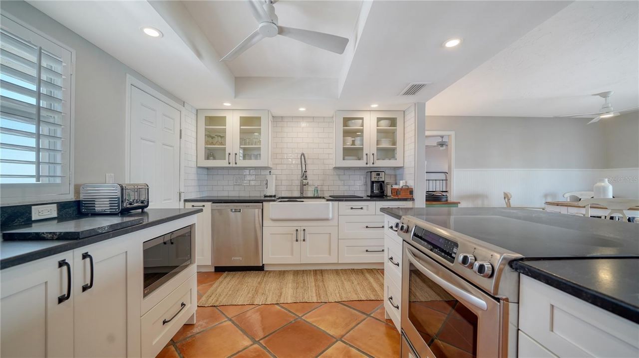 800 Benjamin Franklin Drive , Unit 406, Sarasota, FL 34236 Photo