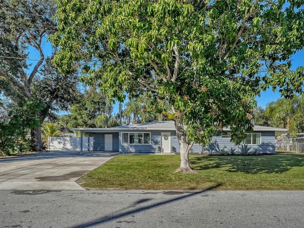 209 BRIGGS COURT , SARASOTA, FL 34237