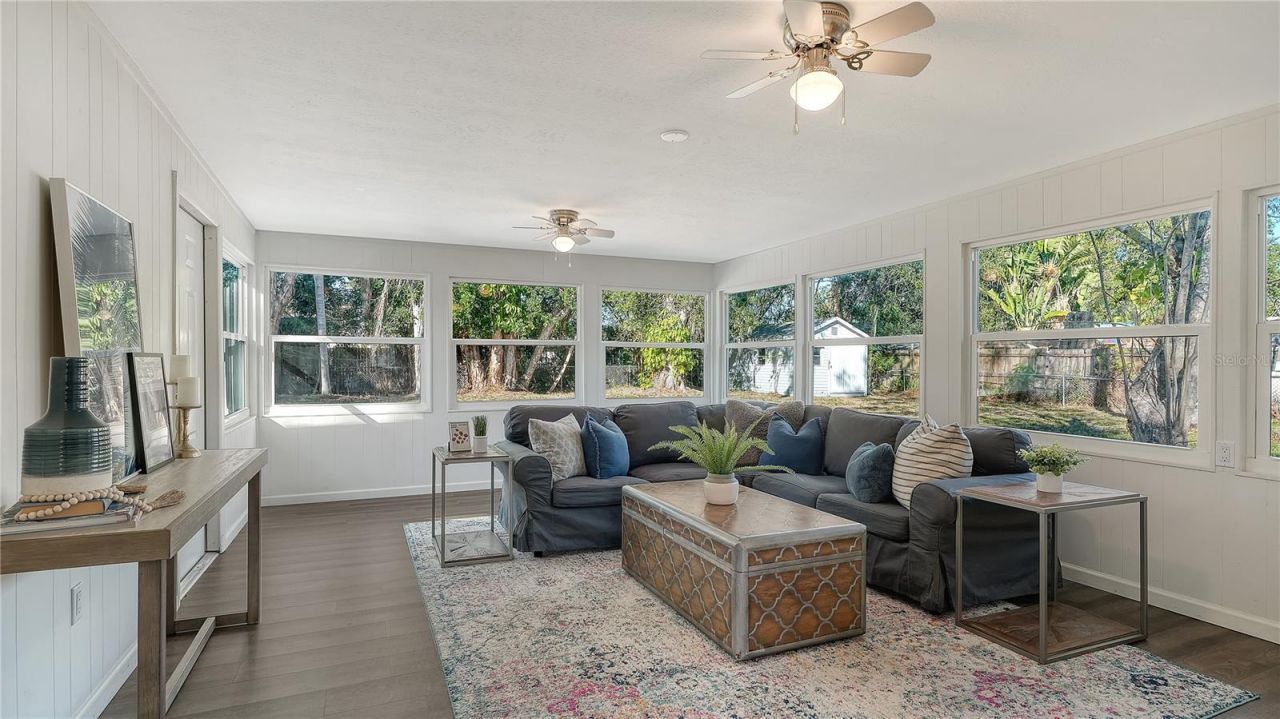 209 Briggs Court , Sarasota, FL 34237 Photo