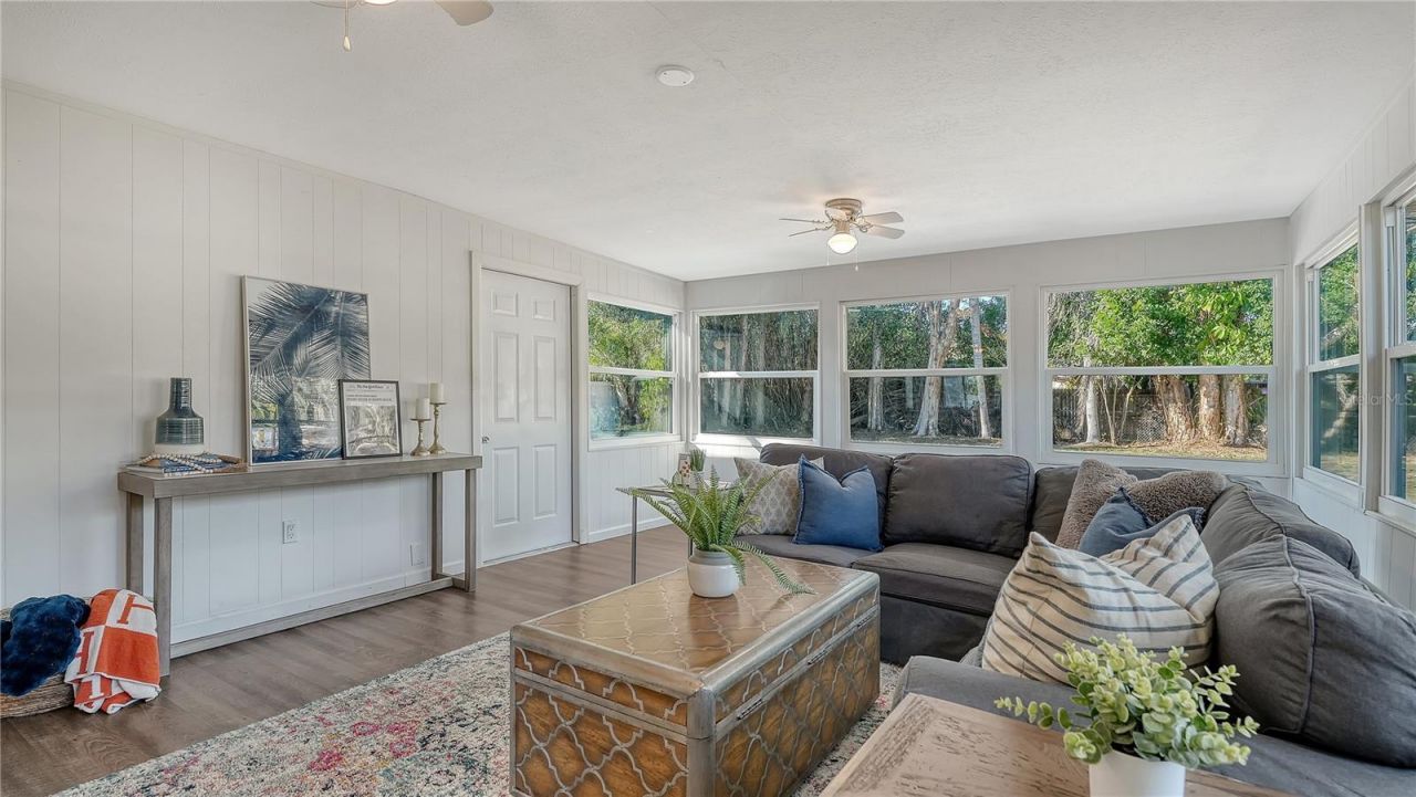 209 Briggs Court , Sarasota, FL 34237 Photo