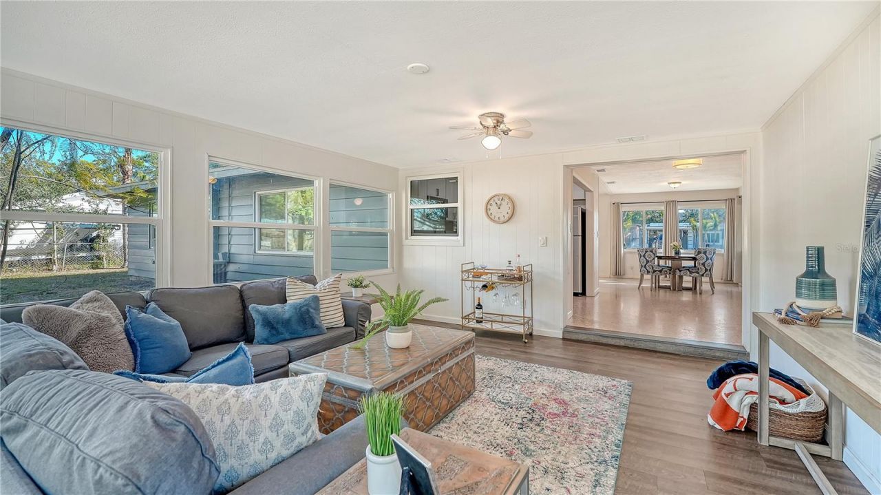209 Briggs Court , Sarasota, FL 34237 Photo
