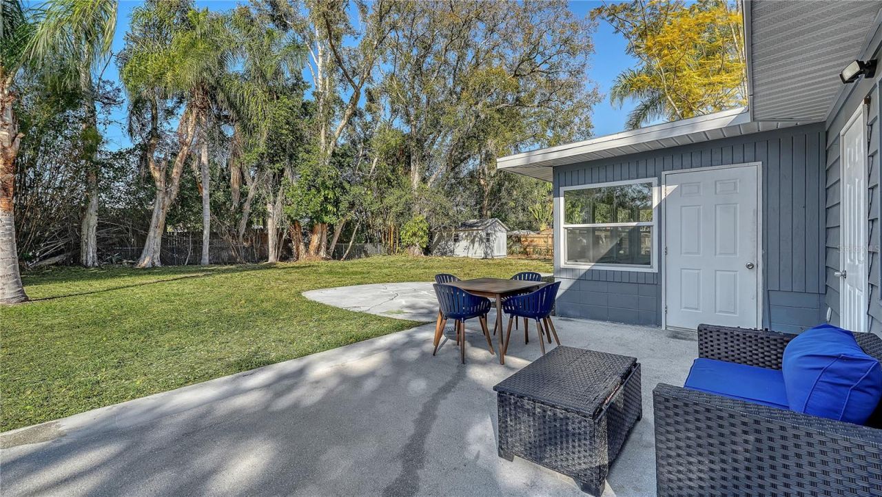209 Briggs Court , Sarasota, FL 34237 Photo