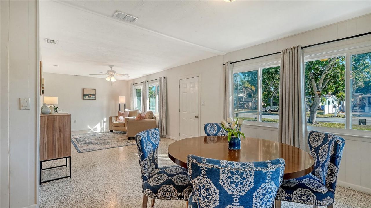209 Briggs Court , Sarasota, FL 34237 Photo