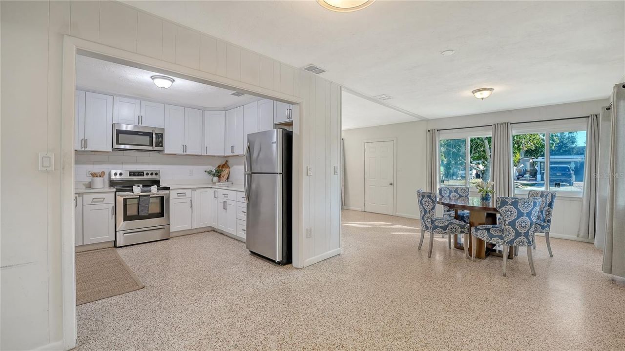 209 Briggs Court , Sarasota, FL 34237 Photo