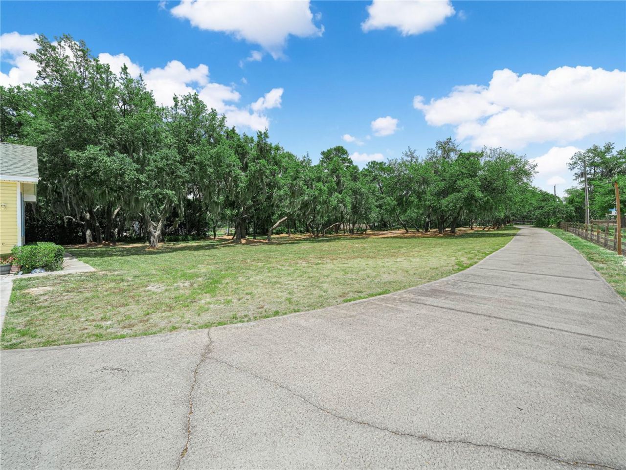 23 Oakwood Rd , Winter Haven, FL 33880 Photo
