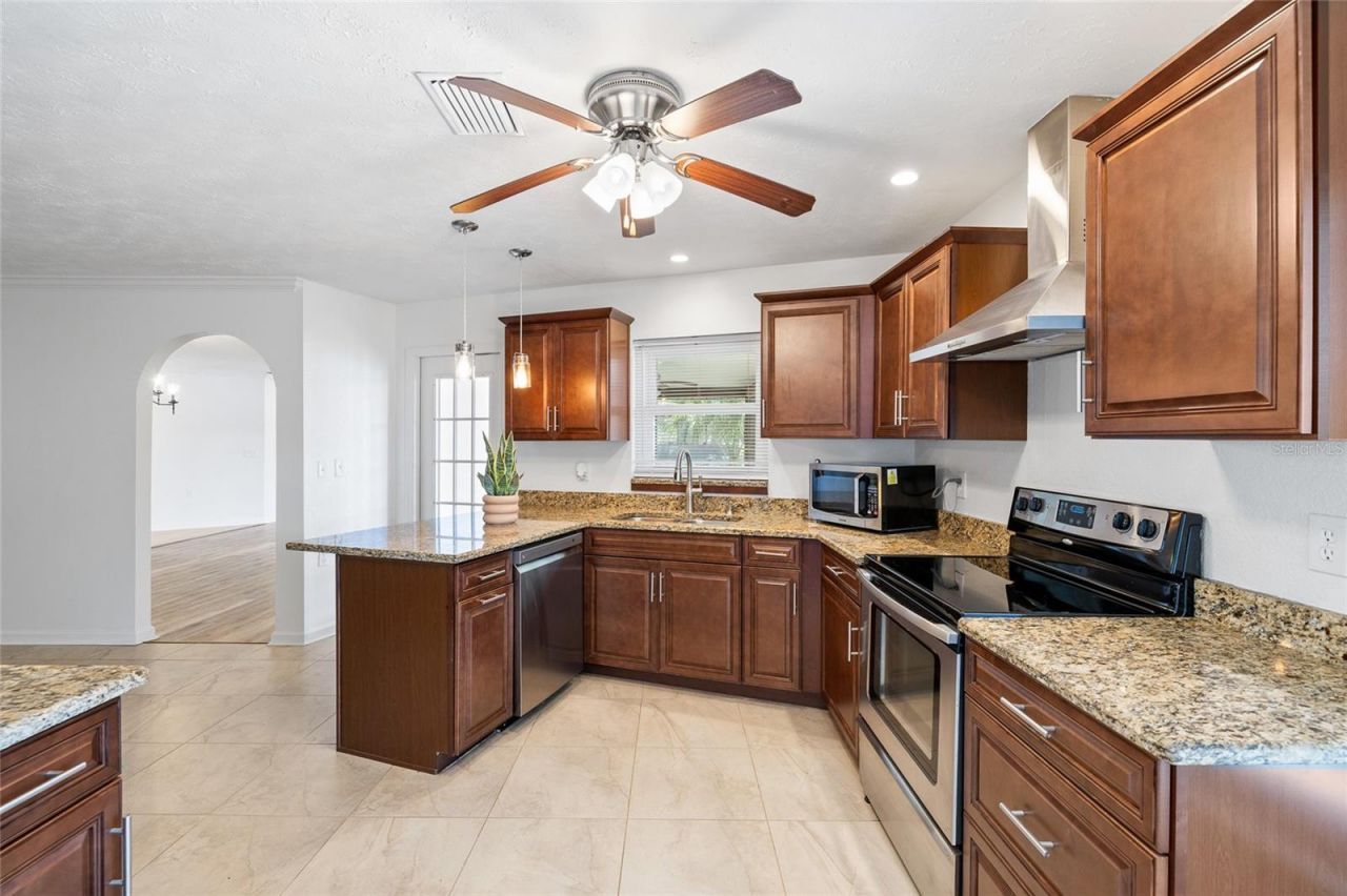 7415 Lake Forest Circle, Port Richey, FL 34668 Photo