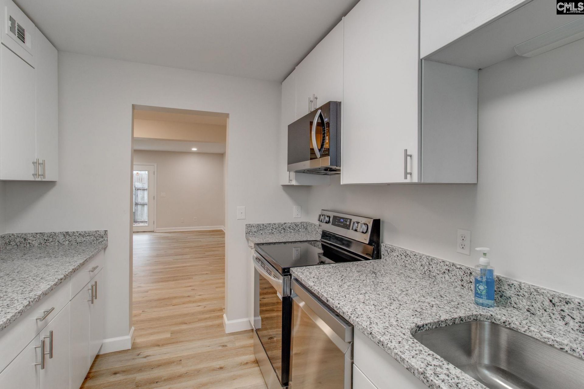 308 Percival Road Photo 12