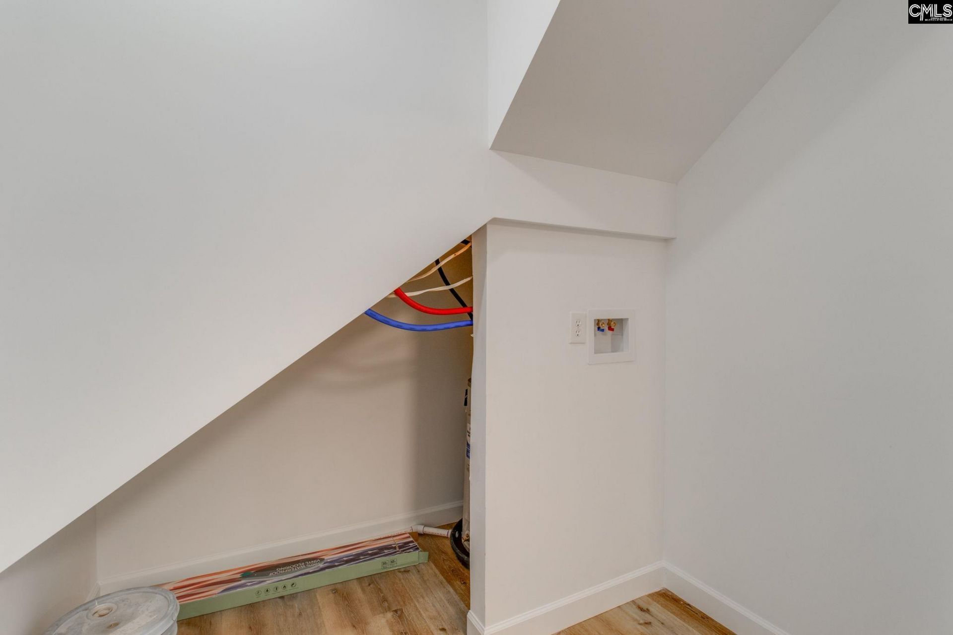 308 Percival Road Photo 14
