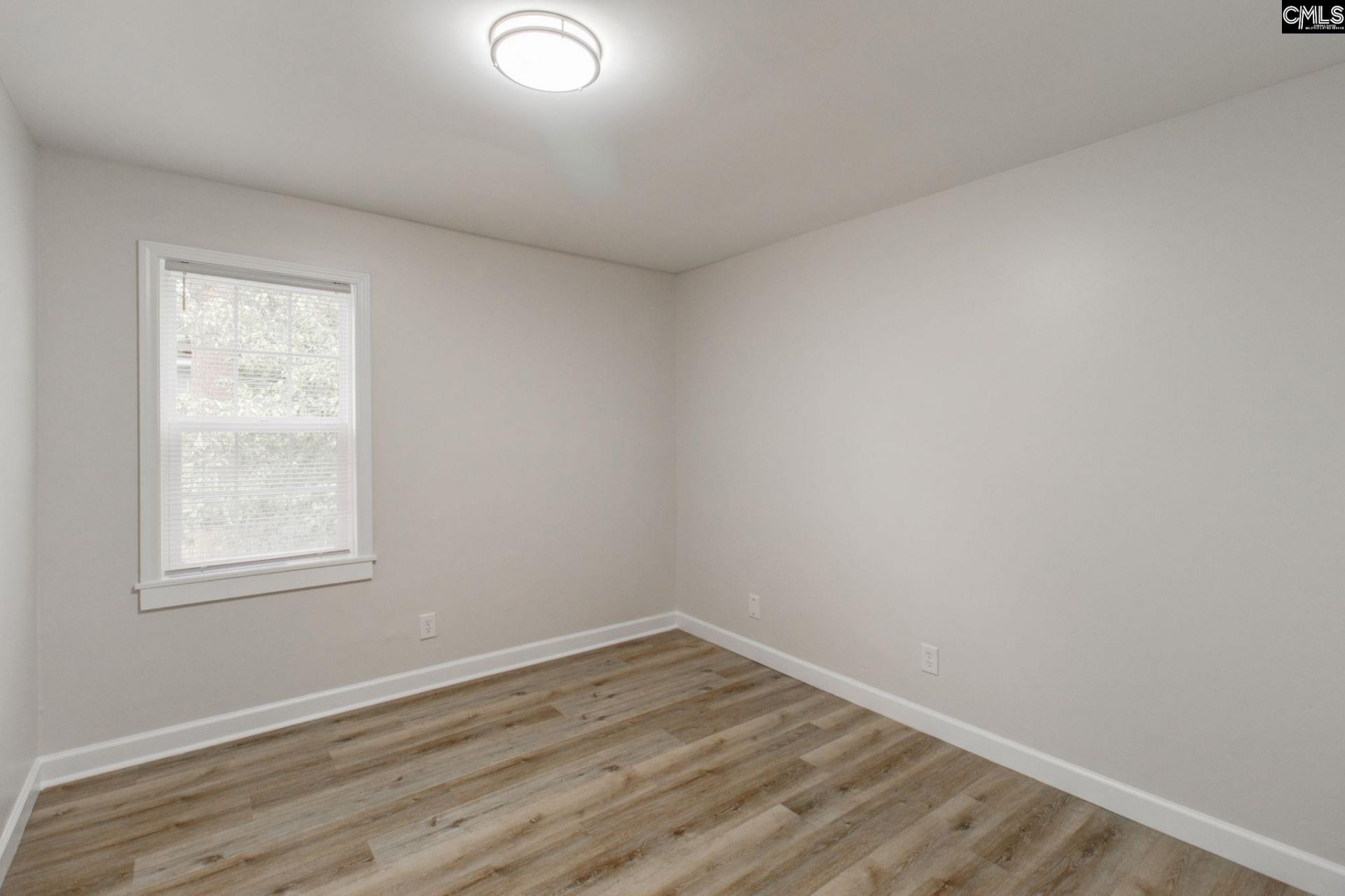 308 Percival Road Photo 24