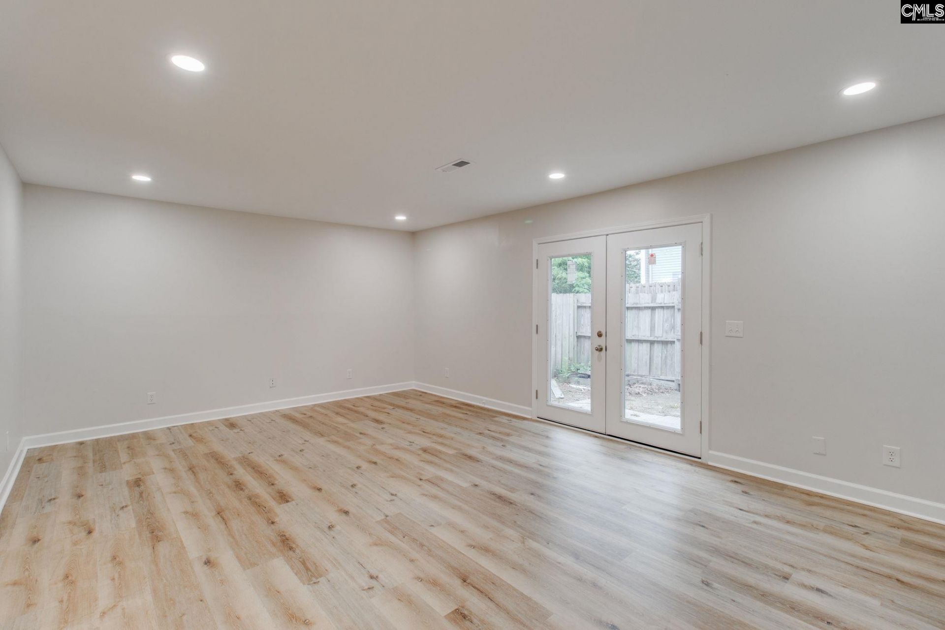 308 Percival Road Photo 4