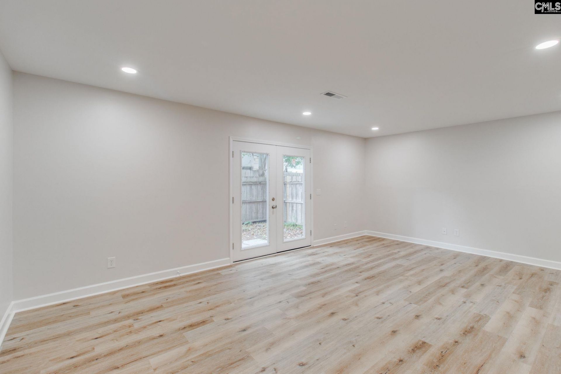 308 Percival Road Photo 5
