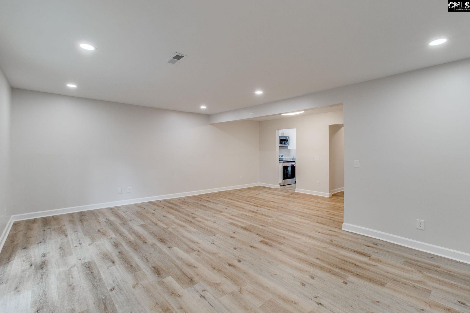 308 Percival Road Photo 6
