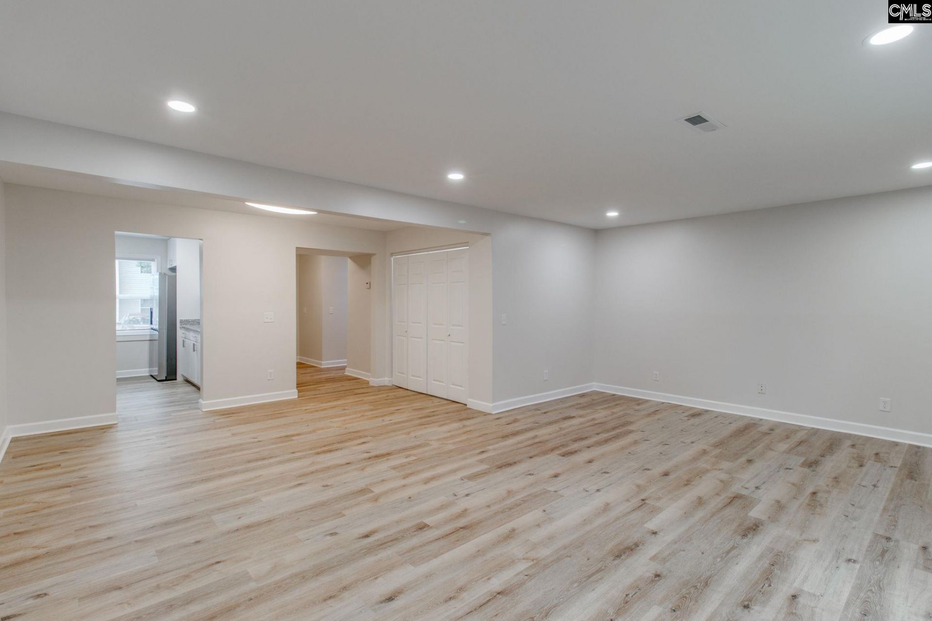 308 Percival Road Photo 7
